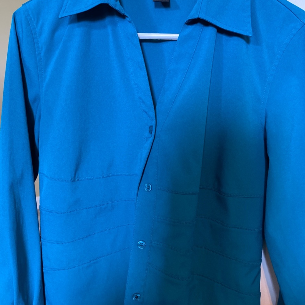 Button down blouse - Picture 2 of 4